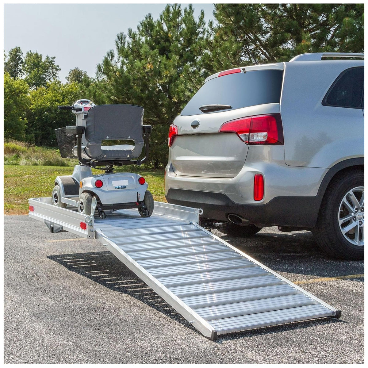 Hitch Cargo Carrier with Ramp R2086